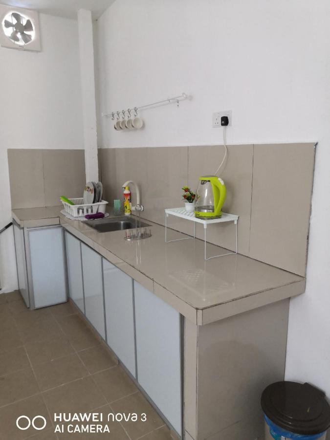 Abah 2 Room Homestay Pasir Gudang Exterior foto