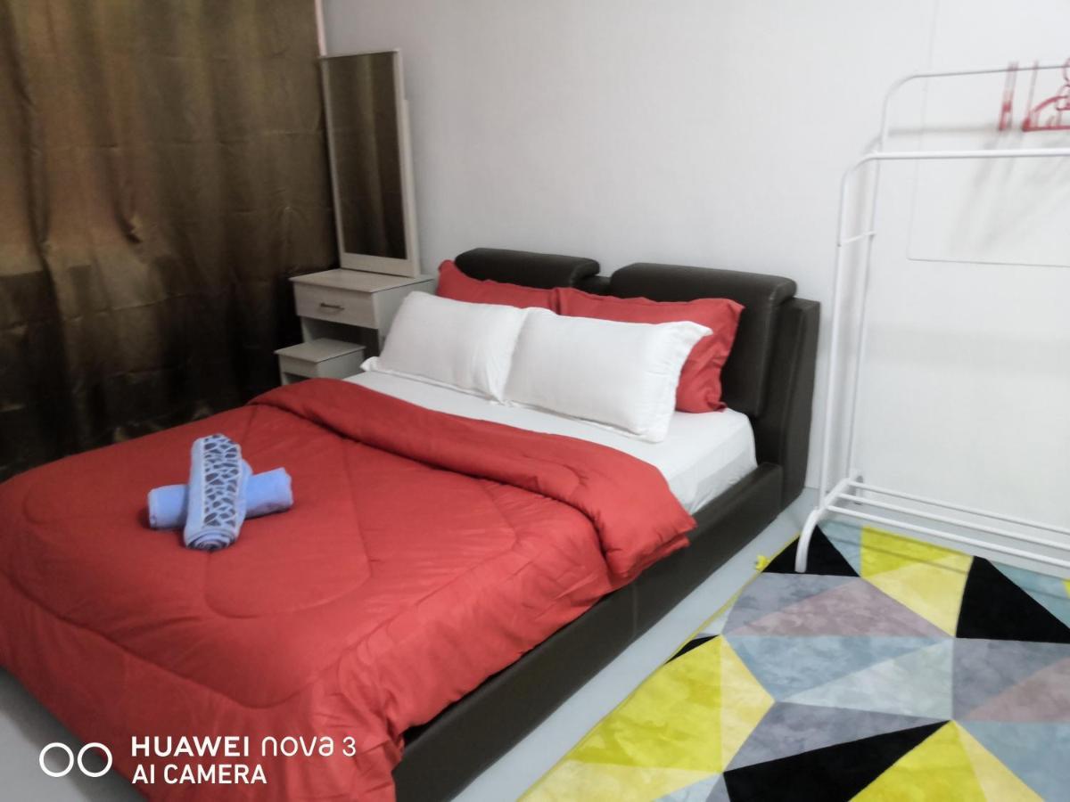 Abah 2 Room Homestay Pasir Gudang Exterior foto